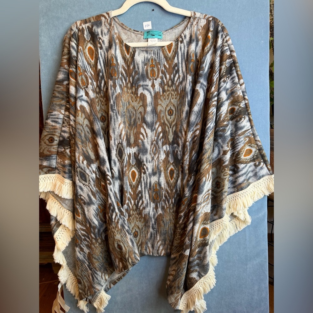 TURQUOISE HAVEN  Bohemian Fringe BLOUSE/Poncho in Brown‎ and Cream size Small